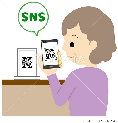 スマホでQRコードを読み取る女性 46908358