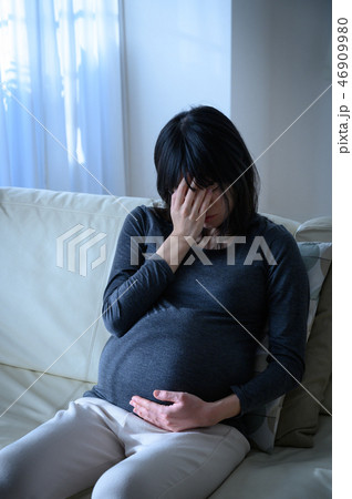 マタニティブルー　妊婦　妊娠 46909980