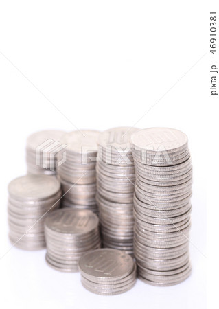 積み重ねられた100円硬貨によるアップダウンのグラフ 積み重ねられた100円硬貨によるアップダウンのグラフ 46910381