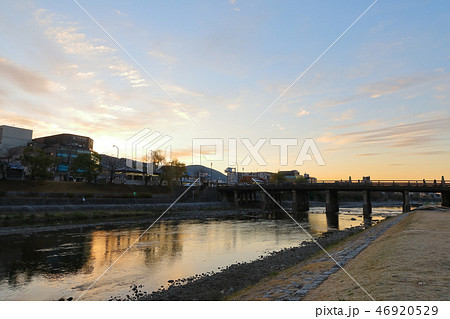 京都、朝の鴨川 京都、朝の鴨川 46920529