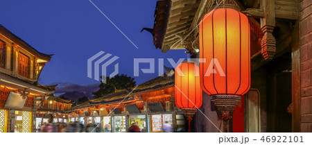 Lijiang old town in the evening 46922101
