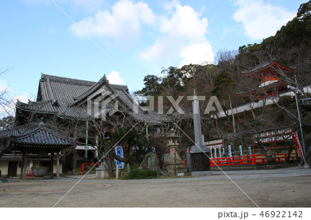 紀三井寺の本堂と多宝塔 46922142