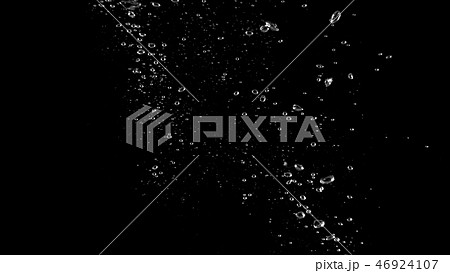 Close-up images of soda water bubbles floating up Close-up images of soda water bubbles floating up 46924107