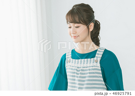 young woman 46925791