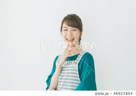 young woman 46925804