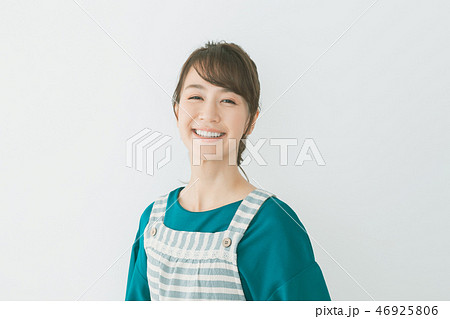 young woman 46925806