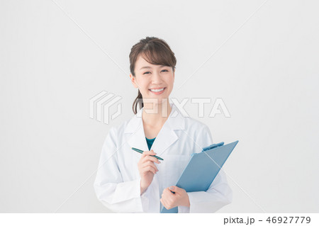 young woman 46927779