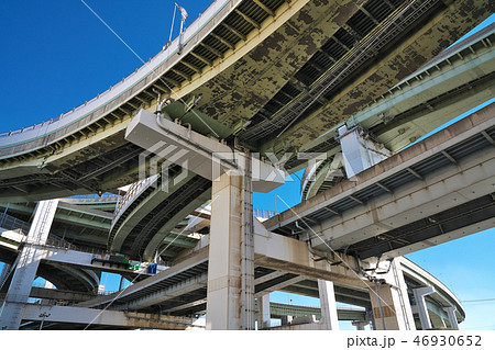 高速道路 阪神高速2 5号湾岸線 北港ジャンクション の写真素材