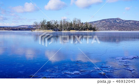薄氷張る冬の阿寒湖畔 16:9 46932045