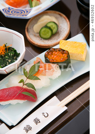 和食のイメージ画像　お寿司定食の素材　切り抜き 46932602