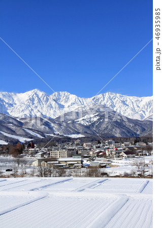 冬の白馬村 46935985