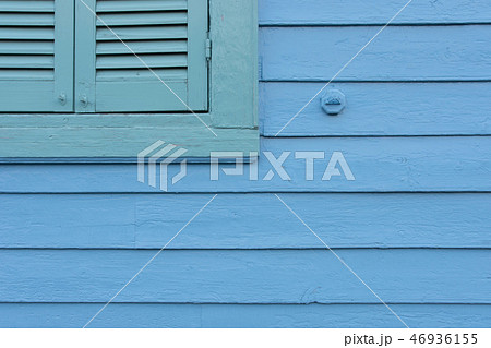 青い外壁 46936155