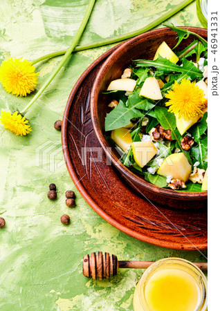 Salad of dandelion flowers Salad of dandelion flowers 46941331