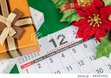 カレンダー　12月　イメージ　クリスマス 46942002