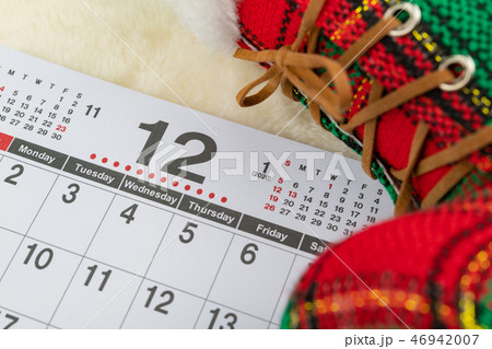 カレンダー　12月　イメージ　クリスマス 46942007
