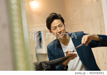 ヘアサロン 美容師 イメージ ヘアサロン 美容師 イメージ 46946991