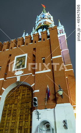 Spasskaya tower of Kremlin, night view. Moscow, Russia Spasskaya tower of Kremlin, night view. Moscow, Russia 46947606