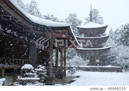 雪の湖東三山 西明寺 雪の湖東三山 西明寺 46948220