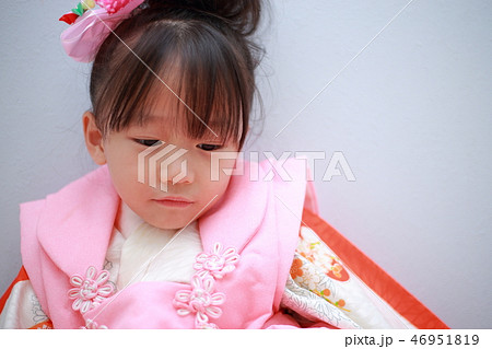 着物 (女の子 イベント 色打掛 コピースペース 和装 育児 子育て 行事 着飾り 年賀状素材) 着物 (女の子 イベント 色打掛 コピースペース 和装 育児 子育て 行事 着飾り 年賀状素材) 46951819