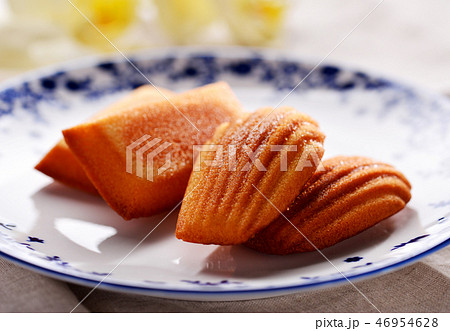 マドレーヌとフィナンシェ 46954628