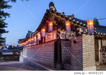 伝統家屋 木造の建物 風景 46956107