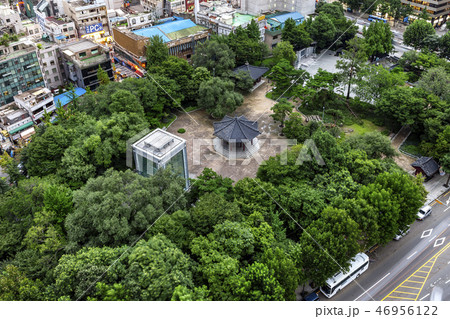 風景 タイル 瓦屋根 46956122