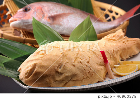 鯛 岩塩焼 魚料理 魚 焼き物 焼き魚 高級料理 日本料理 和食 食べ物 海鮮 料理の写真素材