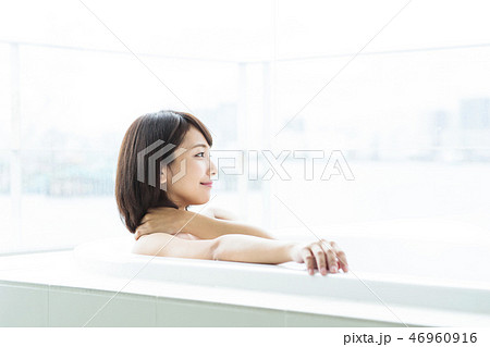 女性 入浴 お風呂 風呂 美容 ビューティー ライフスタイル 女性 入浴 お風呂 風呂 美容 ビューティー ライフスタイル 46960916