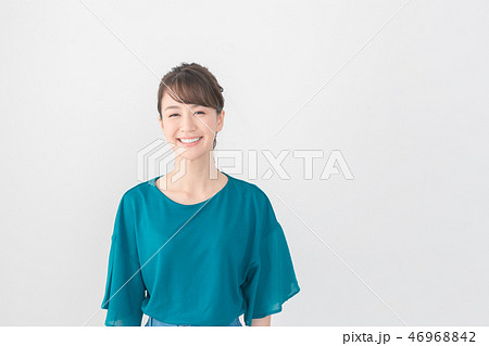 young woman 46968842