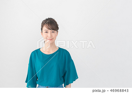 young woman 46968843