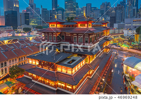 Singapore city skyline with view Chinese Temple Singapore city skyline with view Chinese Temple 46969248