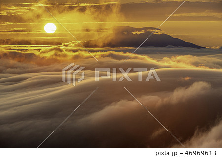 雲海からの日の出 雲海からの日の出 46969613