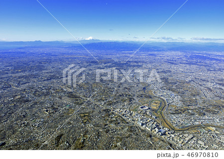 新横浜上空から富士山を望む／空撮 46970810