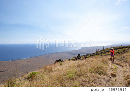 HILINA PALI and Women Photographer, Hawaii 46971915