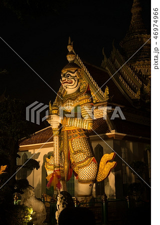 Night scene of Thai Giant guardian at Wat Arun. Night scene of Thai Giant guardian at Wat Arun. 46974966