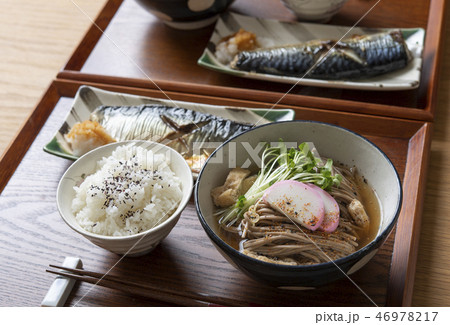 鯖の塩焼きと蕎麦の定食 46978217