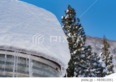 物の上に積もった雪 物の上に積もった雪 46981091