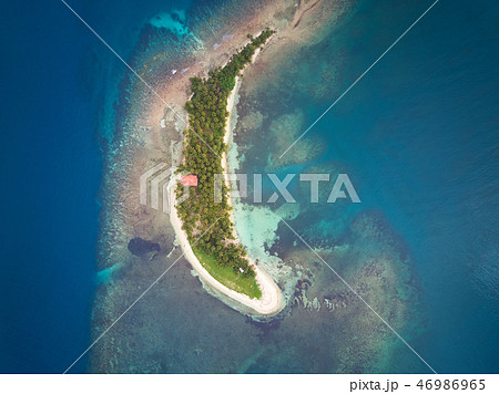 Long small tropical island 46986965
