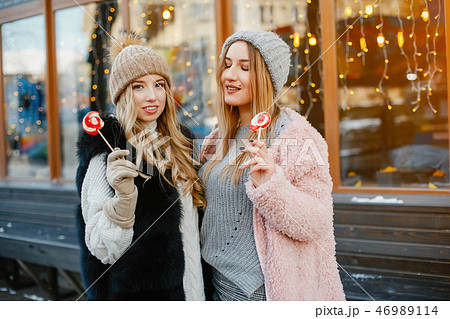 girls in winter 46989114