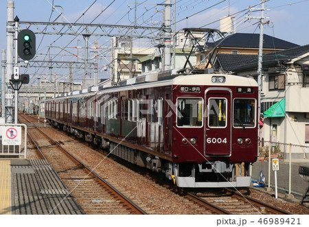 阪急伊丹線の6000系 46989421