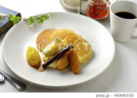 パンケーキ(ホットケーキ)とキャラメルアップル/pancakes パンケーキ(ホットケーキ)とキャラメルアップル/pancakes 46990350