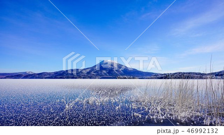 一面フロストフラワーの阿寒湖畔 16:9 一面フロストフラワーの阿寒湖畔 16:9 46992132