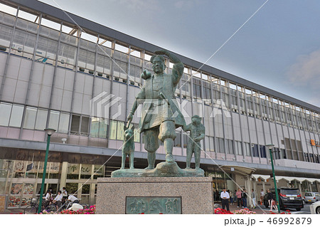 statue of Momotaro and his friends monkey 46992879