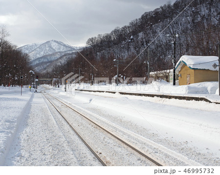 冬の駅　函館本線　然別駅 46995732