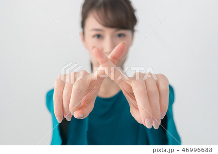 young woman 46996688