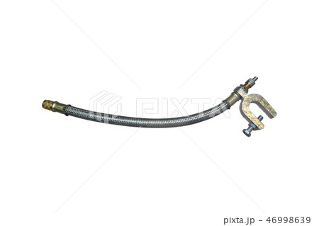 pumping hose inside wheels of 46998639