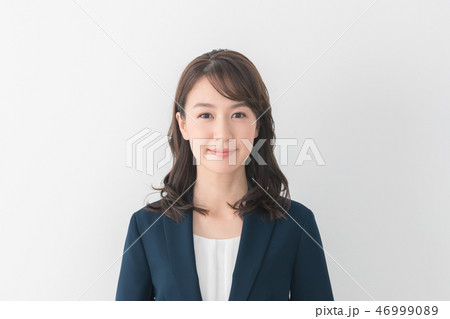young woman young woman 46999089