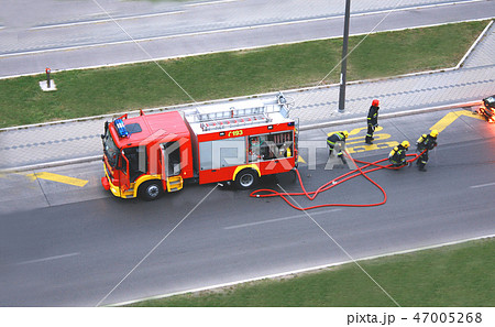 fire drill with four man who fight with the fire fire drill with four man who fight with the fire 47005268