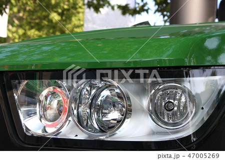 headlight on the front headlight on the front 47005269