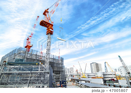 マンション・ビルの建設現場 47005807